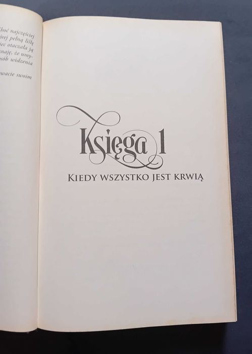 Jay Kristoff. Nibynoc. Księga pierwsza. MAG, 2017 r. Wydanie I.