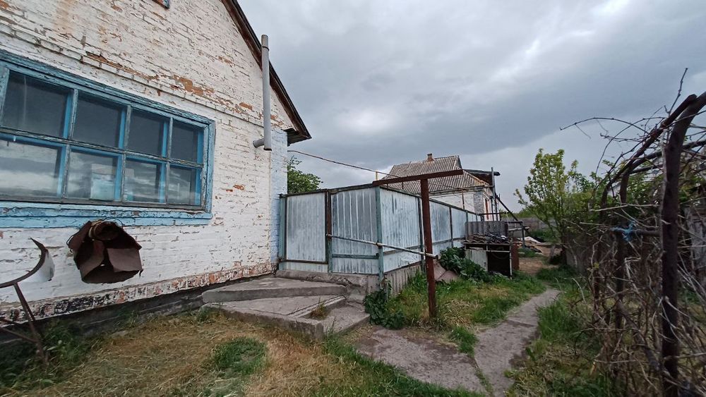 Продаж будинку в с. Озерна з виходом до річки