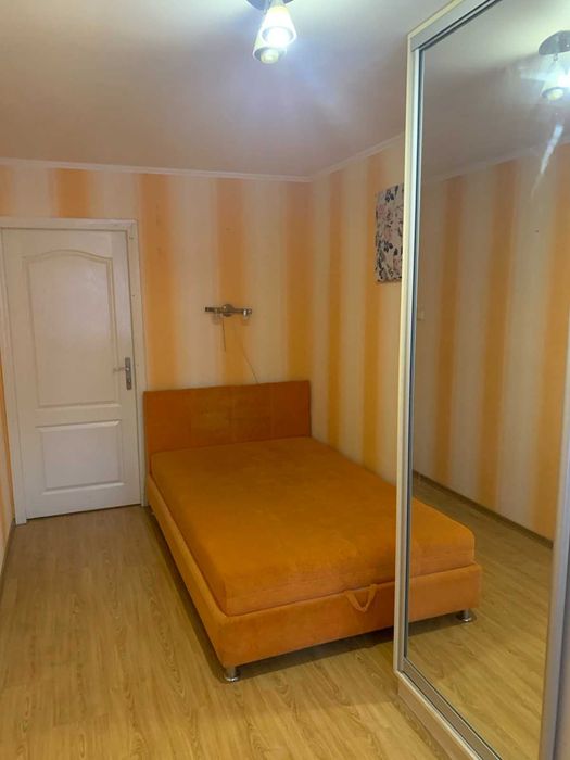 Продам 3 кімнатну квартиру вул. Ружинська