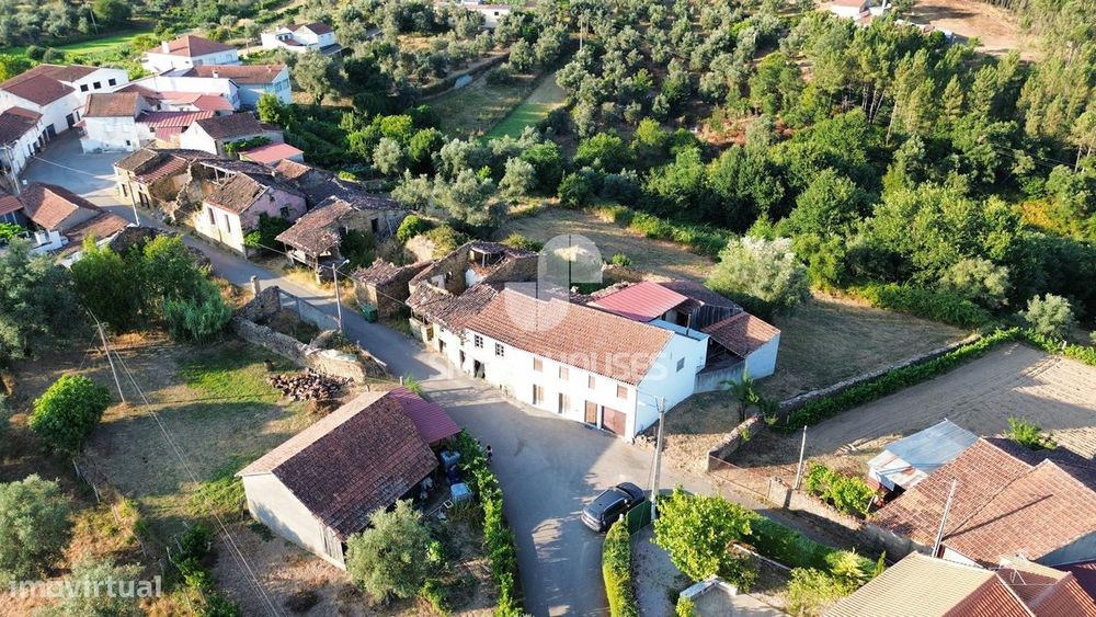 Moradia Alvoeira em pedra p/ recuperar