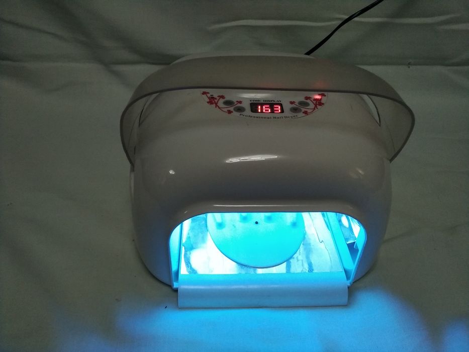 Профессиональная сушилка для ногтей.