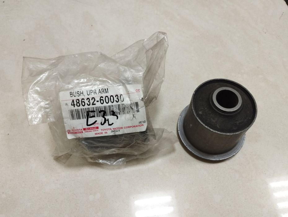 Сайлентблоки переднего верхнего рычага Toyota Land Cruiser 200