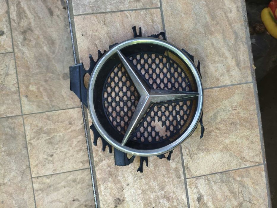 Продам эмблему Мерседес