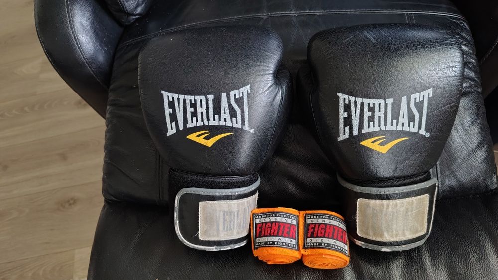 Боксерские перчатки Everlast 14 унций (Оригинал)