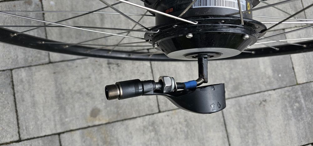 Felga aluminiowa obręcz rowerowa 28" z dynamem Tranz X