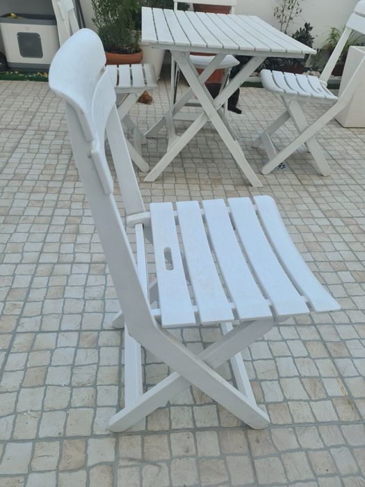 Conjunto mesa e 4 cadeiras exterior