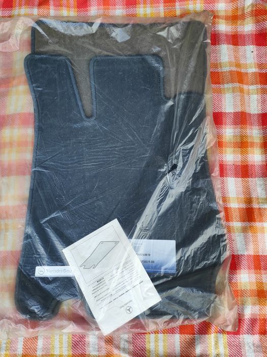 Oryginalne dywaniki Mercedes SL R230