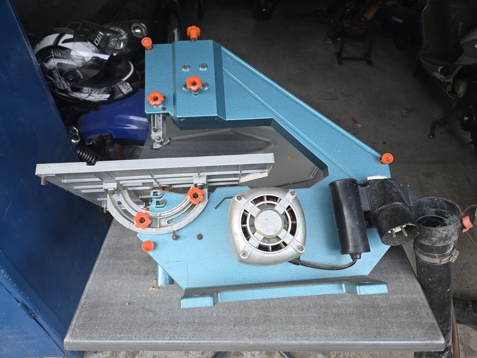 Piła taśmowa Black&Decker DN330
