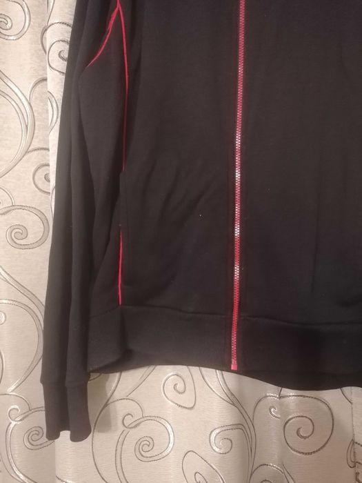 Bluza FERRARI XL czarna rozpinana na suwak