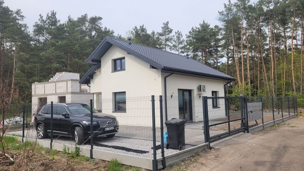Dom jednorodzinny z uzytkowym podda dom zrobiony pod klucz - blisk