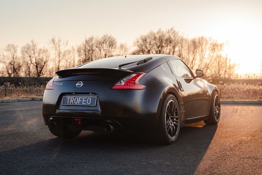 Wynajem Nissan 370Z Coupé wypożyczalnia samochodów