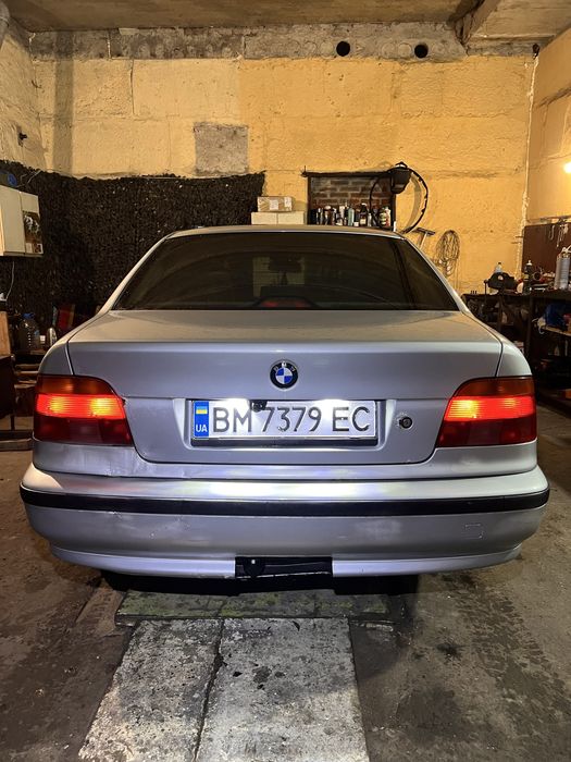 Продам BMW е39 520