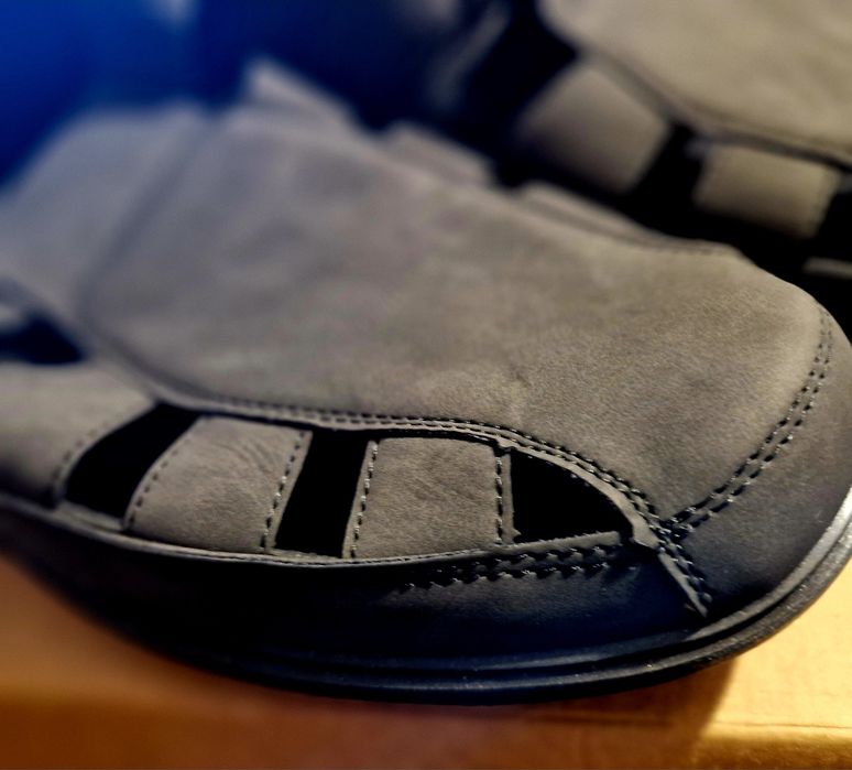 Sandálias novas em camurça n 45 n 46
Disponivel dois pares iguais n 45