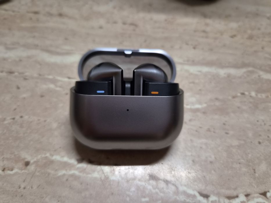 Samsung Galaxy Buds3  Srebrne