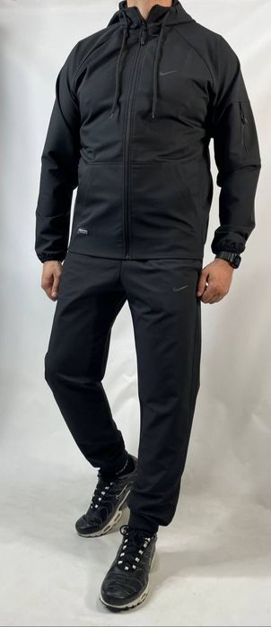 Мужской спортивный костюм Nike осенний