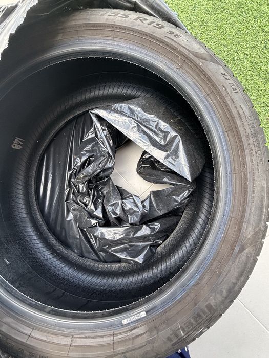 Pneu pirelli 255/35 r19 runflat em bom estado.