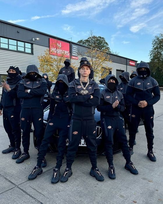 Крутий  костюм  Nike tech fleece central cee Syna World  розмір  S-XL