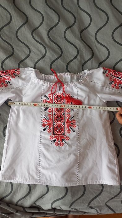 Продам вишиванку для дівчинки  рр 116