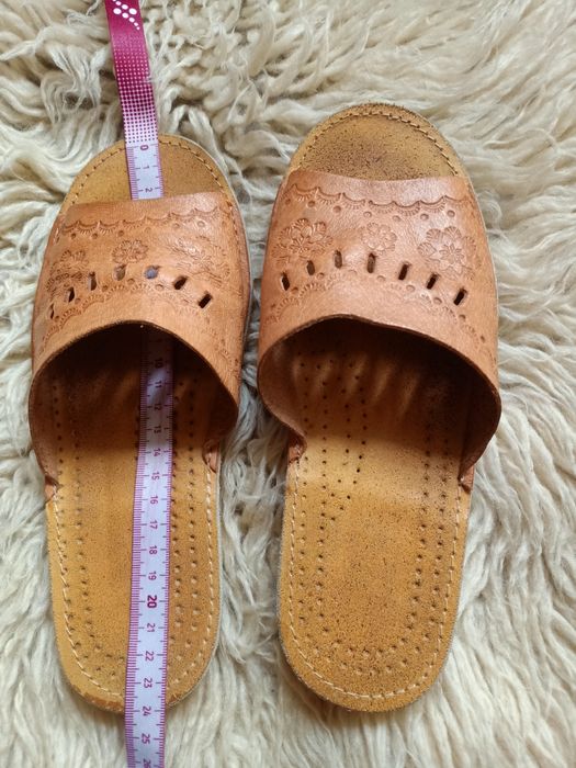 Kapcie damskie skórzane