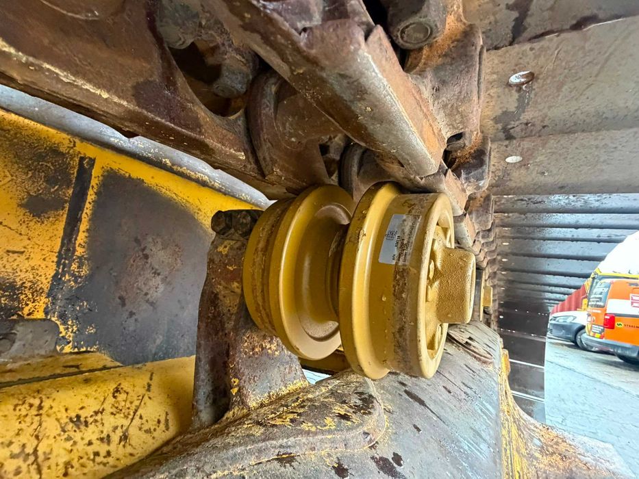 Wynajem spycharka Komatsu D65PXi-18 22 tony
