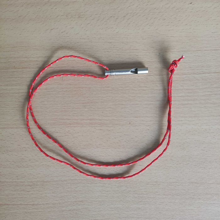 Apito Sobrevivência SOS Titanium Campismo Montanha Caminhada