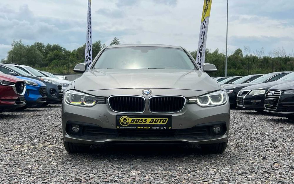 BMW 320 I 2017 року