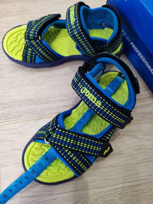 Продам детские босоножки Joma