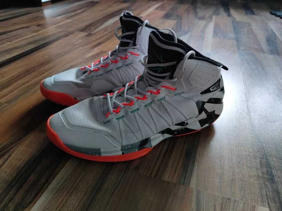 Buty koszykarskie TARMAK  rozmiar 47 i 31 cm wkładka .