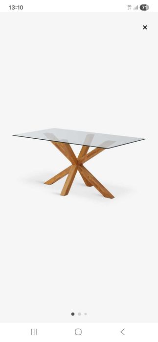 Mesa com tampo em vidro