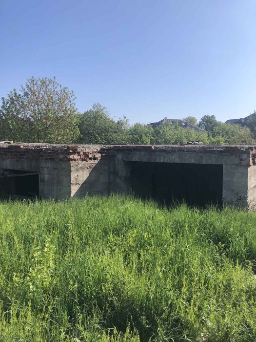 Незавершене будівництво в р-ні ресторану Світанок 10% готовності