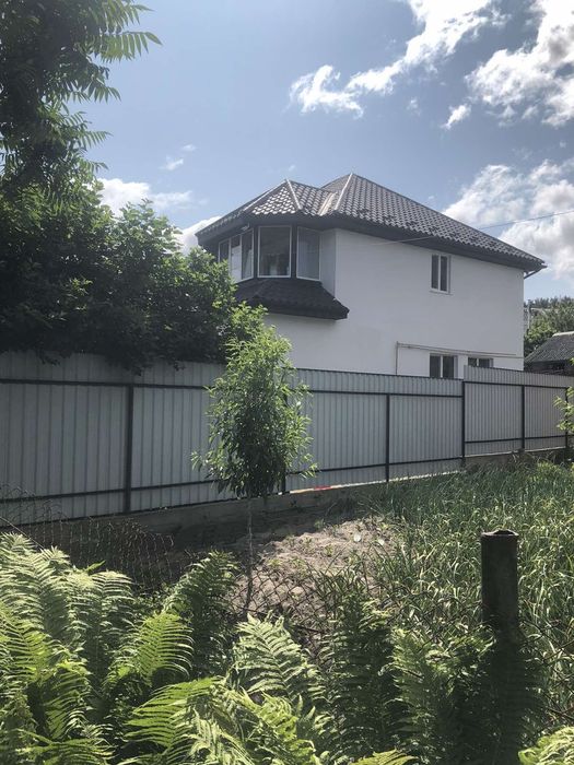 Продаж част.будинку в р-ні монастиря