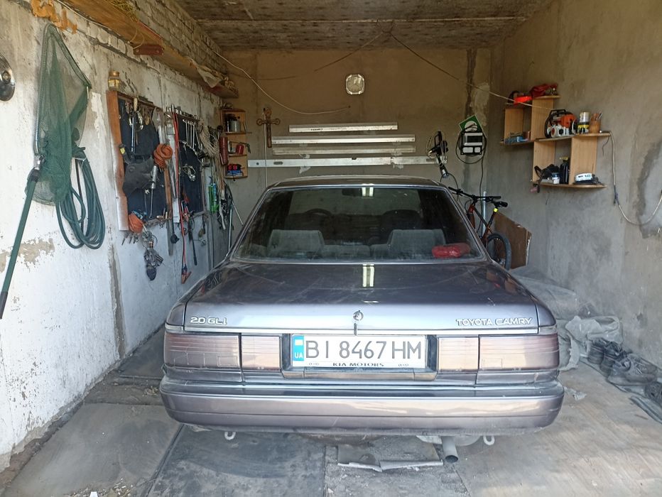 Продам Toyota Camry SV21 (2.0 л, GLi) — 1986 год
