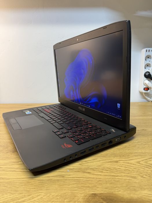 Asus ROG  G751J  i7-4720HQ RAM 16гб ssd 256гб+HDD 500гб  GeForce 965M