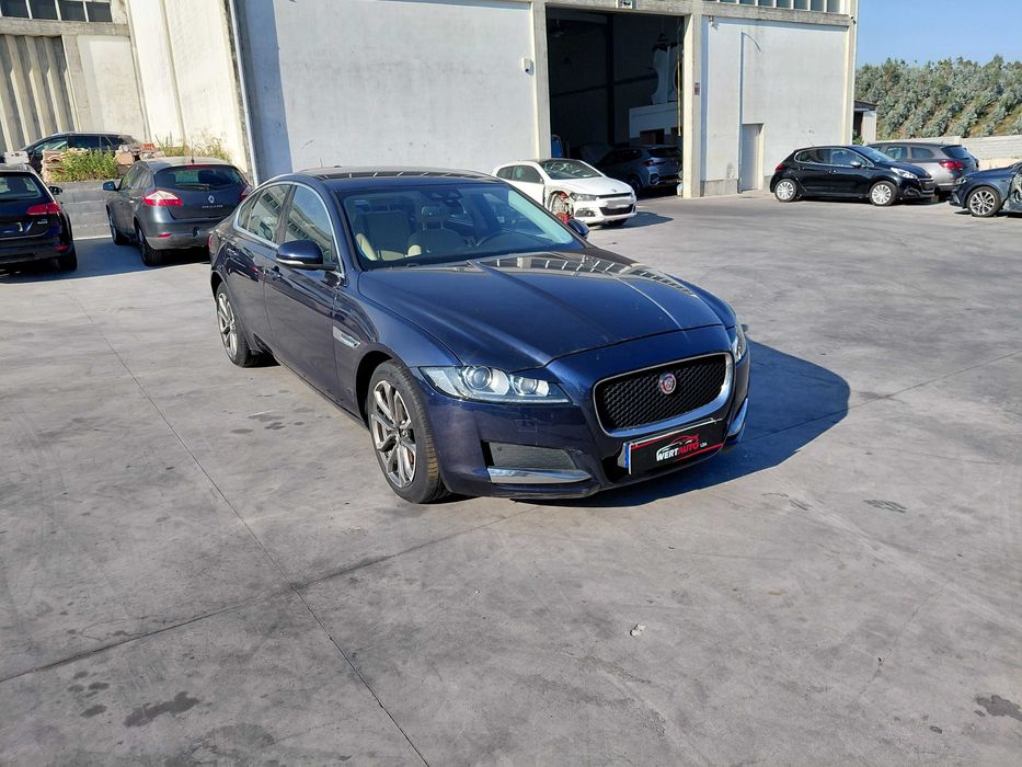 Jaguar XF 2.0D  2015 Salvado/ Avaria Motor
