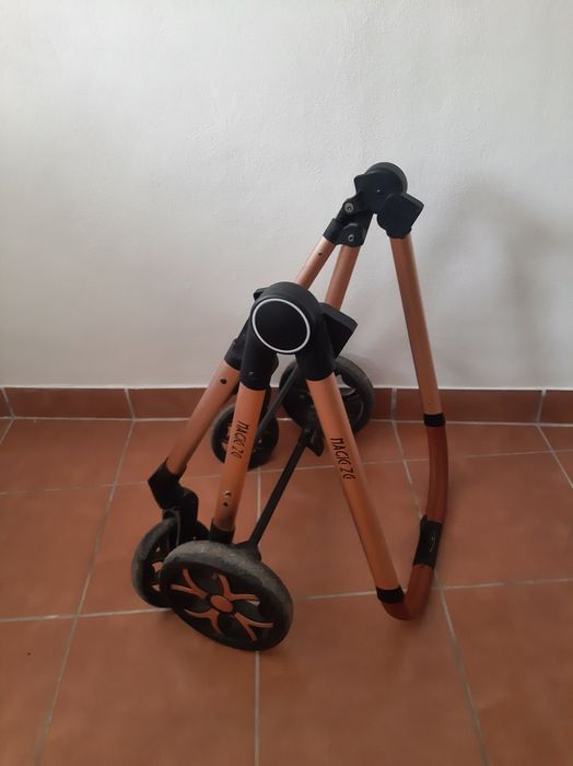 Carrinho de bebe trio