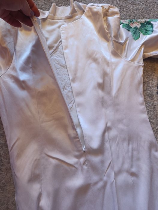 Вишите бісером плаття