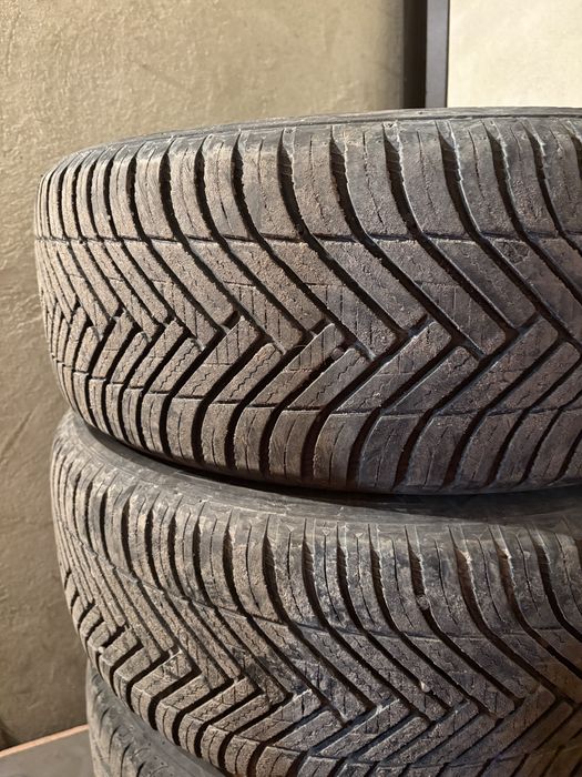 Шини Hankook зимові,235/55/R18