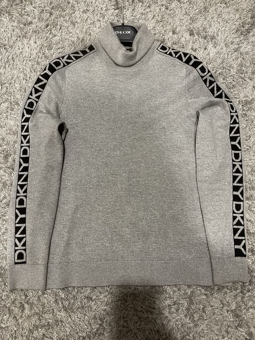 Продам свитер DKNY