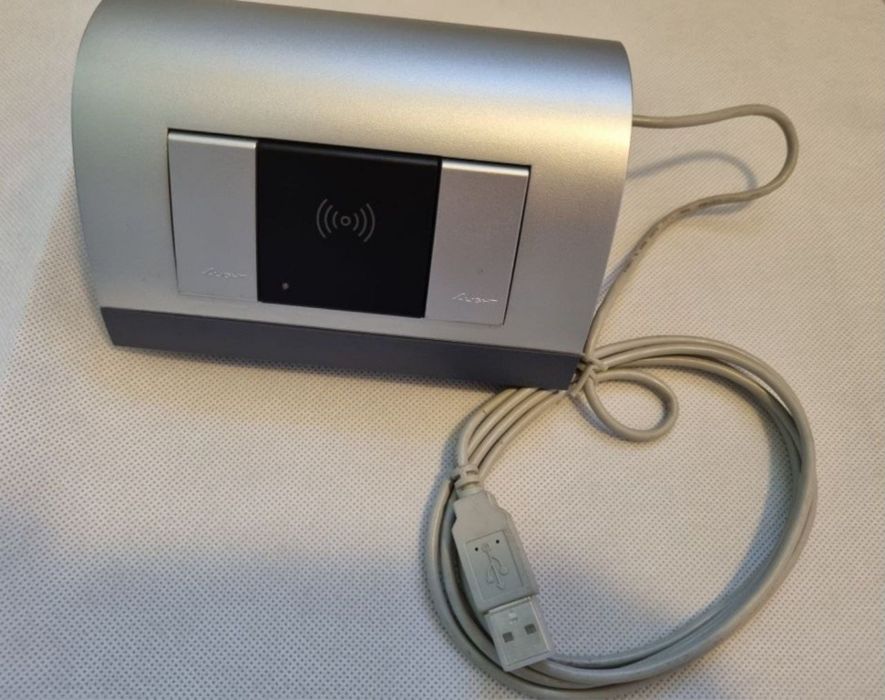 Używany programator kart hotelowych zbliżeniowych Legrand 348402