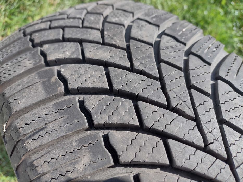 Bridgestone Blizzak LM005 195/65 R15 91T zimowe – 5 szt. 4+1