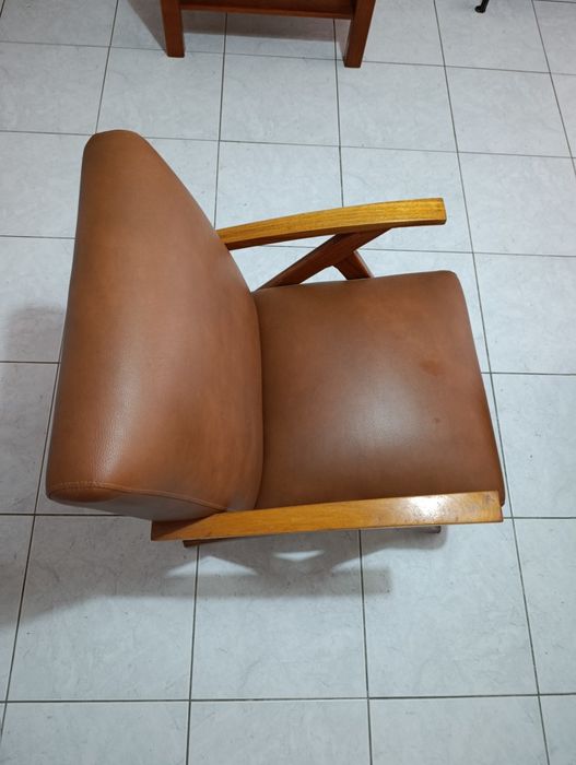 Cadeirão e mesa de Sala de estar