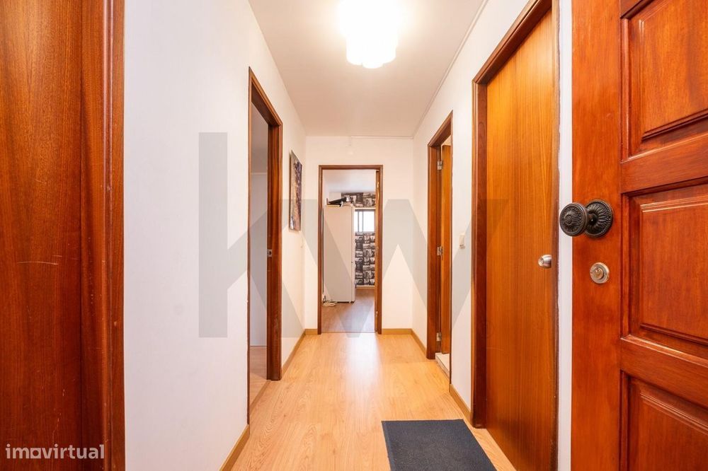 Apartamento T9 em Dúplex com garagem e duas entradas independentes | R