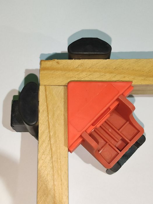 Струбцини, затискачі кутові 90°