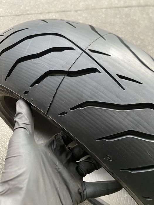 Pneu de mota 180/55/17 Dunlop RoadSmart IV GT (NOVO)