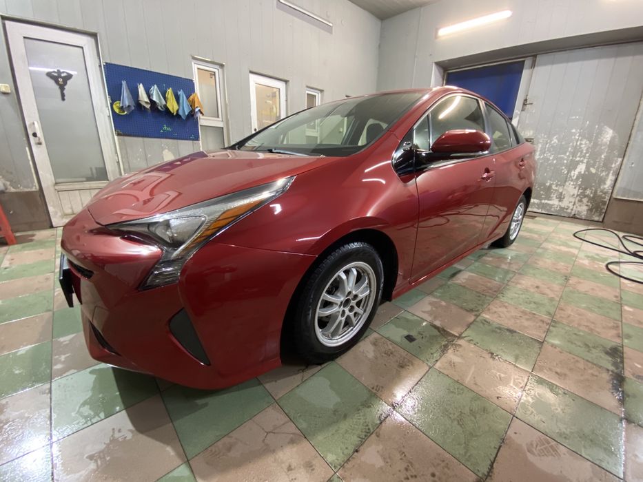Аренда авто Toyota Prius, Авто в оренду. Аренда Приус.
