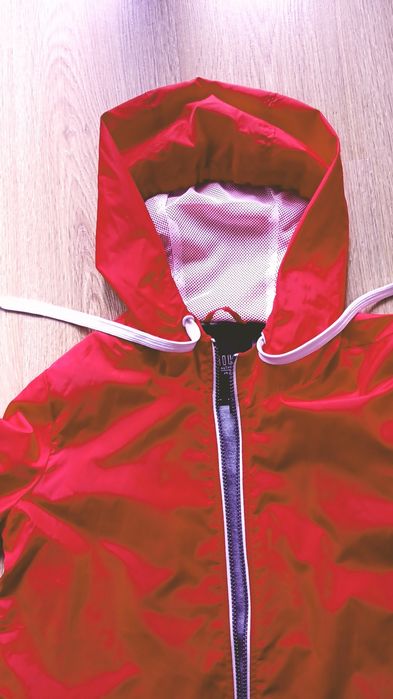 Kurtka lekka czerwona