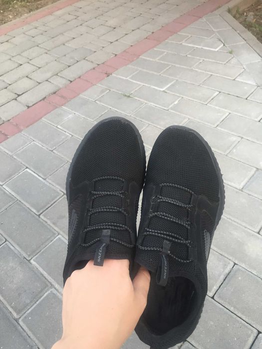 Кроссовки мужские легенькие
