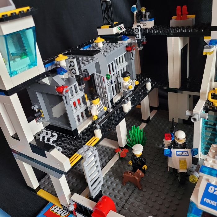 Lego 7744 Posterunek policji