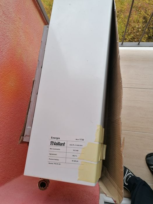 Piecyk łazienkowy  gazowy  Vaillant z Wyświetlaczem Temp. Wody