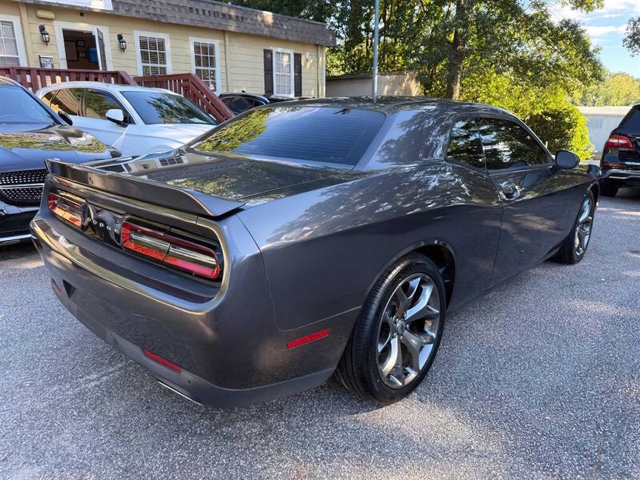 Dodge Challenger      2017